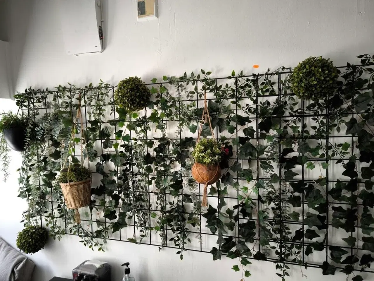 Billede 3 - Væg med kunstige planter