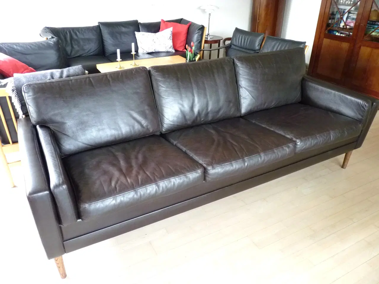 Billede 4 - 3 personers lædersofa, mørkebrun, velholdt.