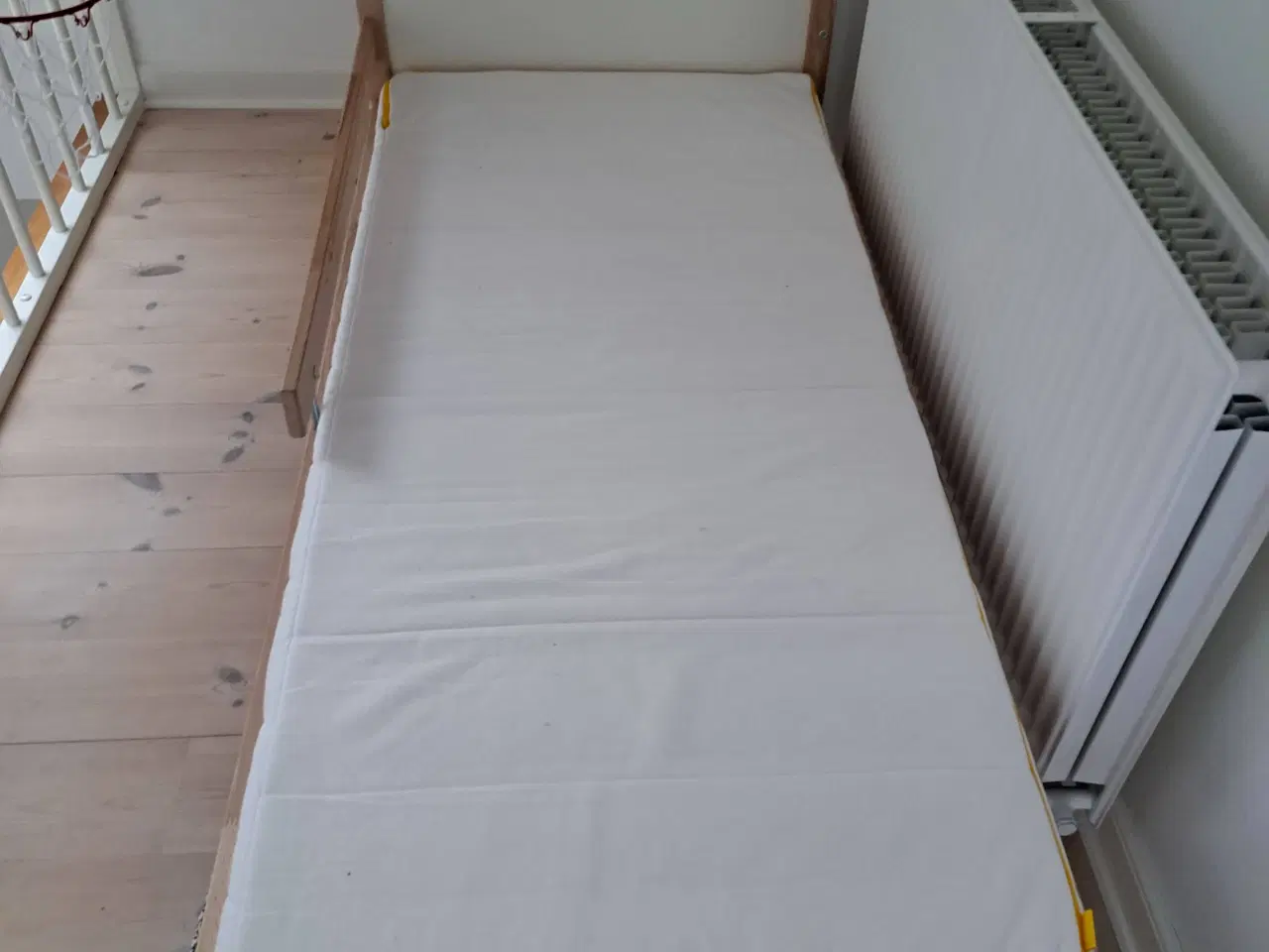 Billede 2 - Seng fra IKEA 70x160 cm.