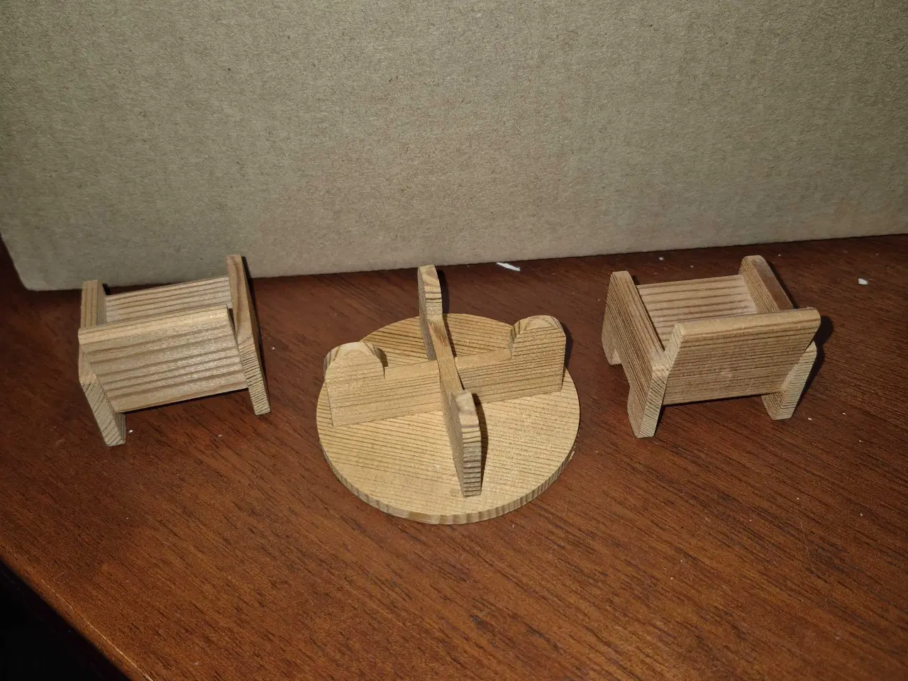 Billede 2 - Dukkehusmøbler fra 1989