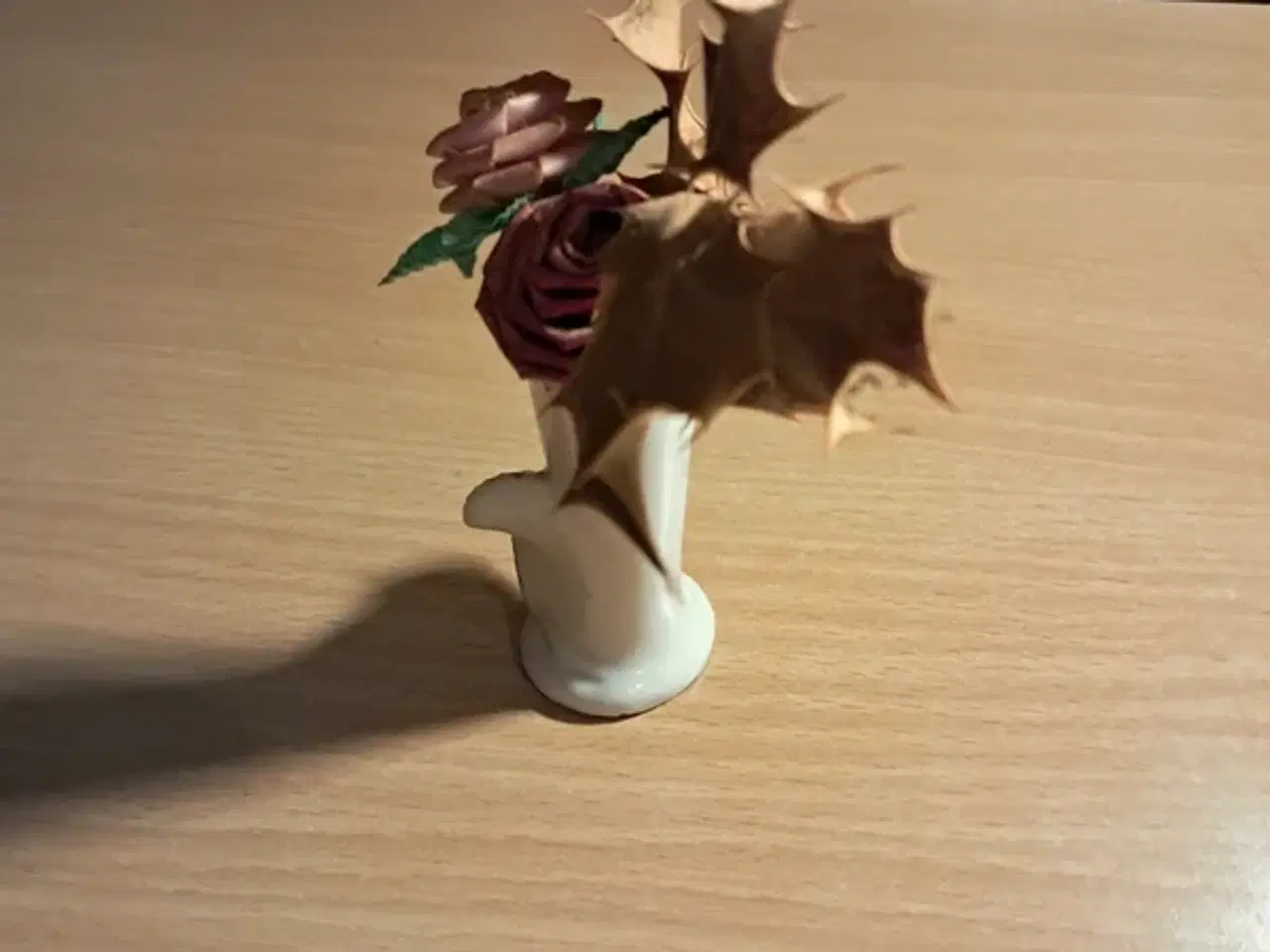 Billede 3 - Minivase med blomster og mistelten