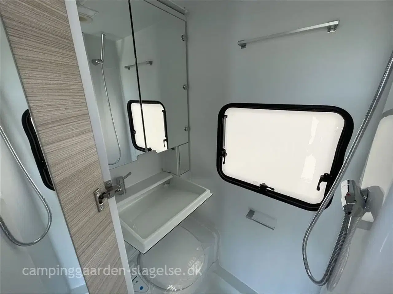 Billede 7 - 2025 - Adria Altea 542 PH Adria Altea 542 PH – Frihed, hygge og queens-bed på hjul!