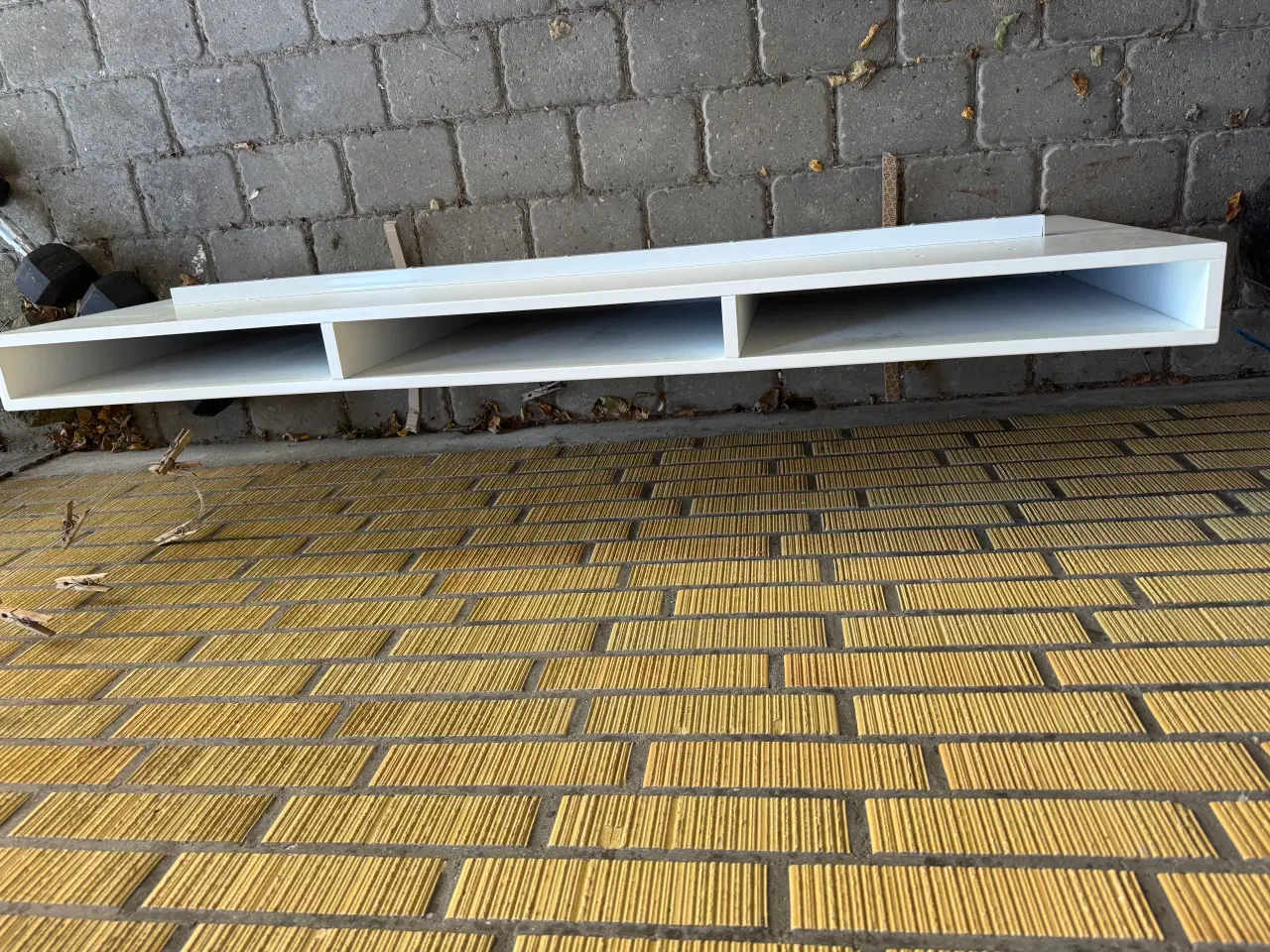 Billede 2 - Skrivebord i hvid med 3 skuffer