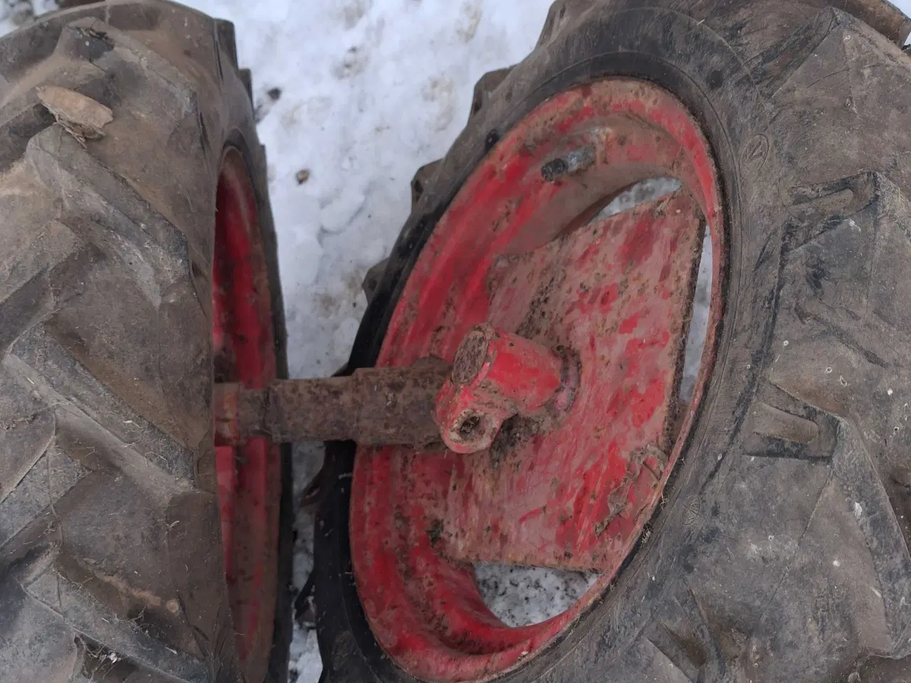 Billede 1 - Have fræser  hjul bud modtages 