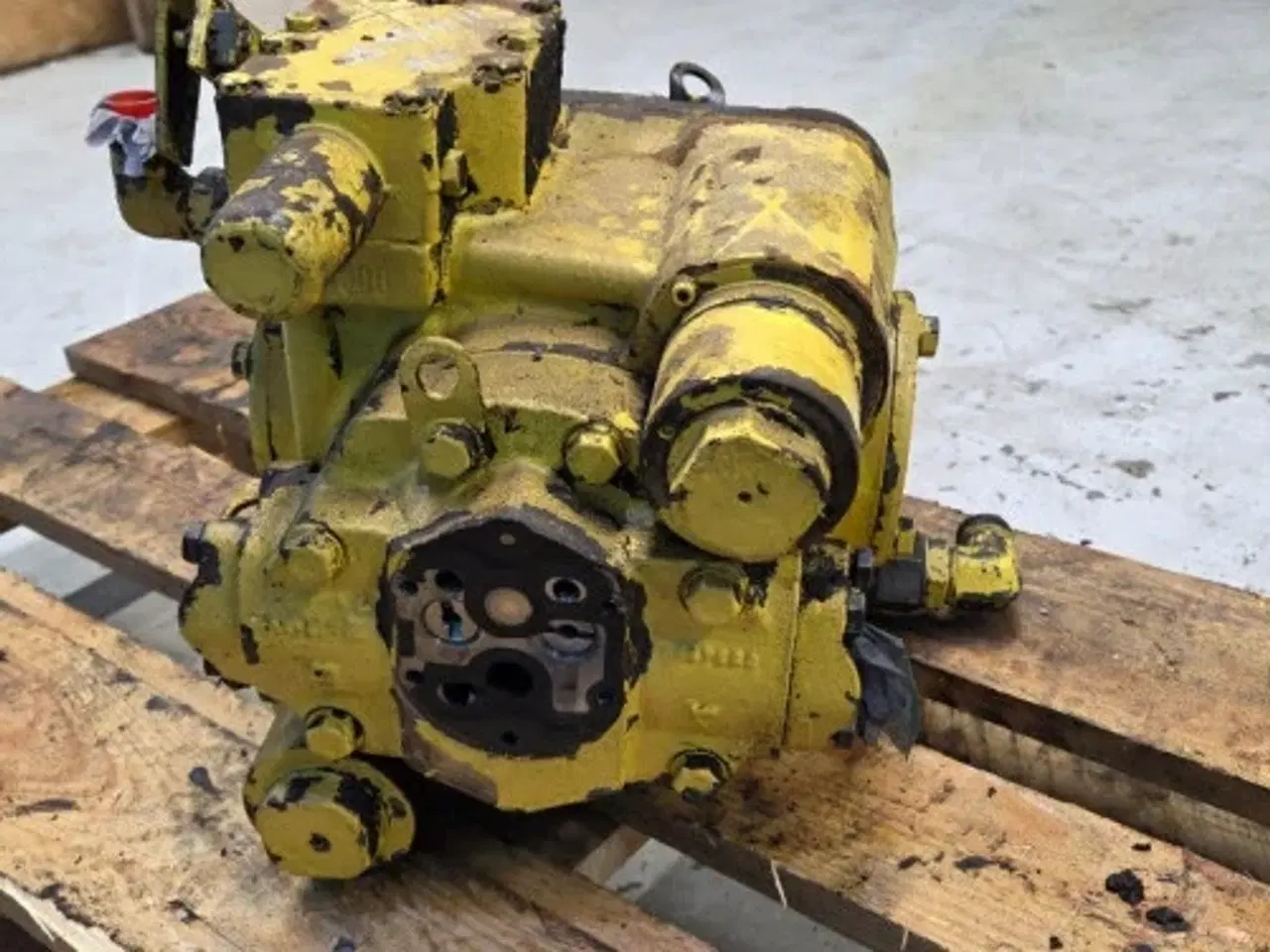 Billede 11 - New Holland 8080 Hydrostatpumpe 80391591