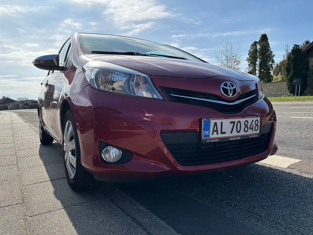 Billede 1 - Yaris med få KM