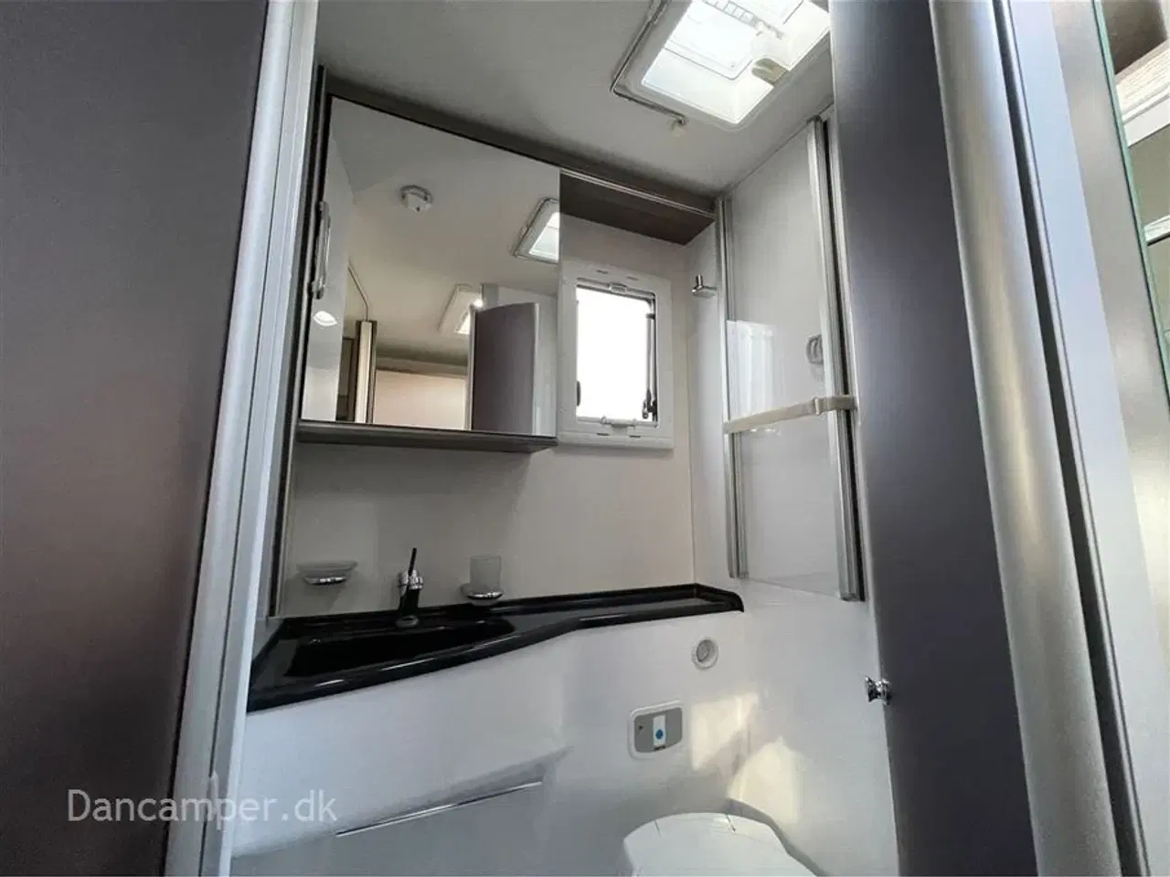 Billede 27 - 2019 - Chausson Titanium 767    Enkeltsenge, lounge-indretning, 170Hk Ford, AUT - Lihium Super B bodelsbatteri, Solceller, Michelin helårsdæk.