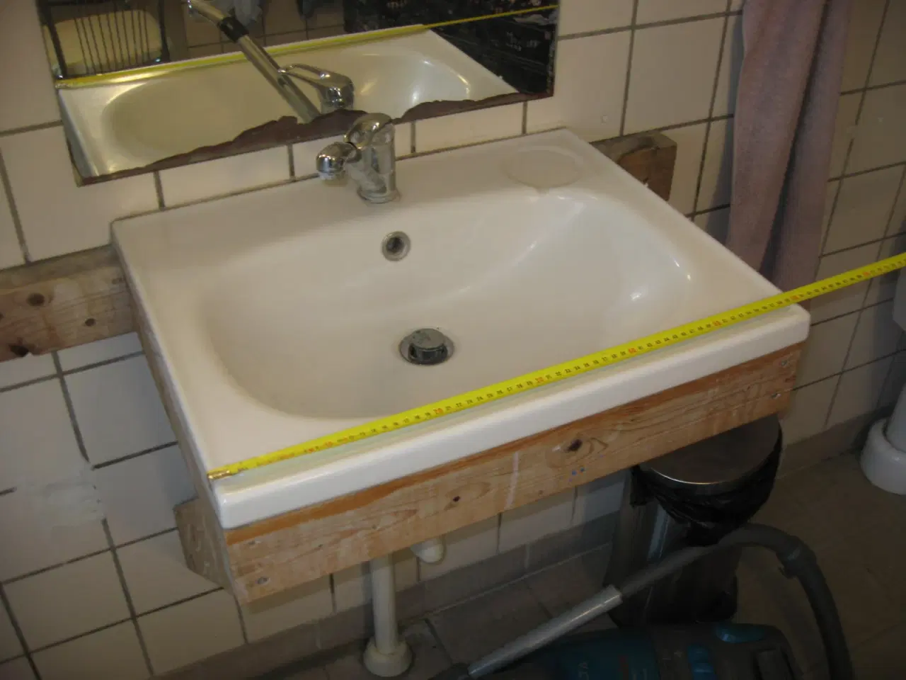 Billede 1 - Håndvask 60x47,5cm til at sætte over et skab
