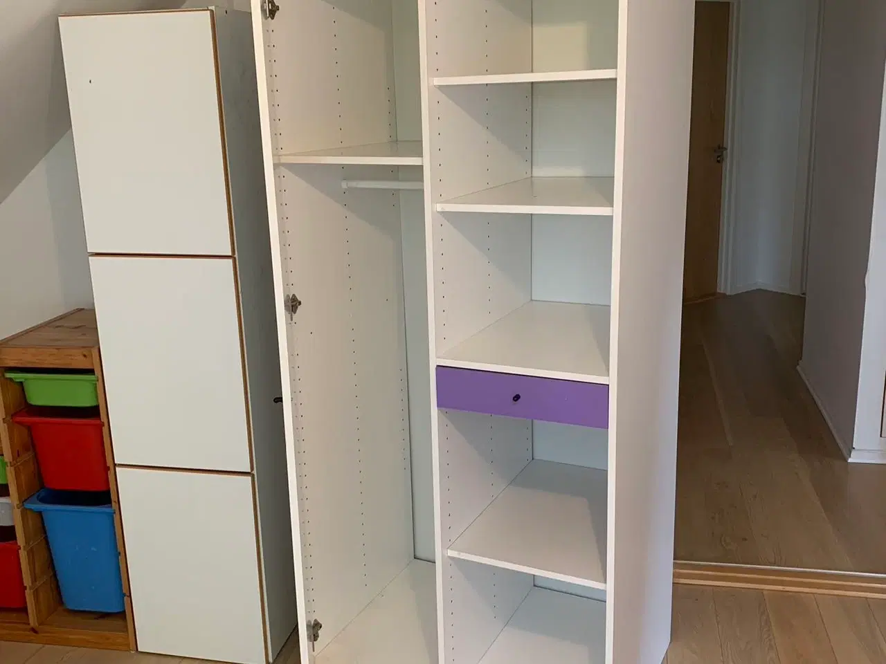 Billede 1 - garderobe 