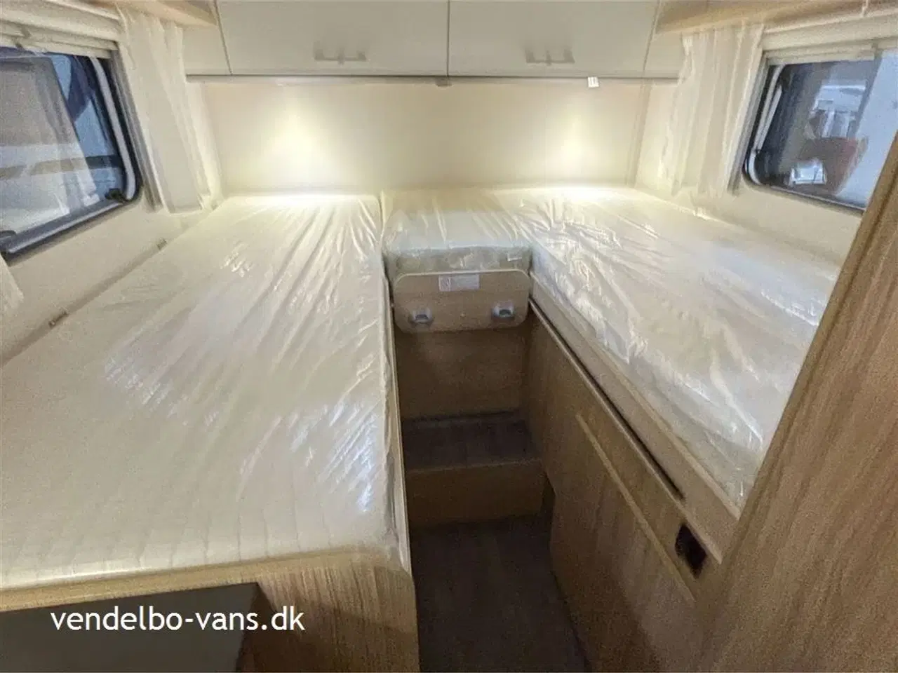 Billede 3 - 2021 - SunLight VAN V66 Adventure Edit   Enkelsenge og garage - kun 6,5 m lang