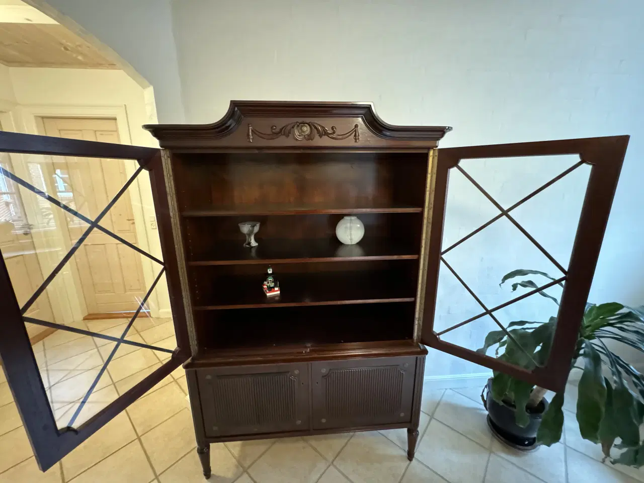 Billede 5 - Smuk gl. vitrineskab 