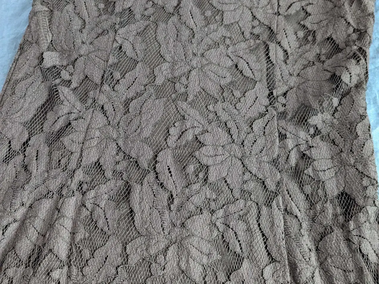 Billede 3 - Flot sort blondekjole fra Rosemunde 