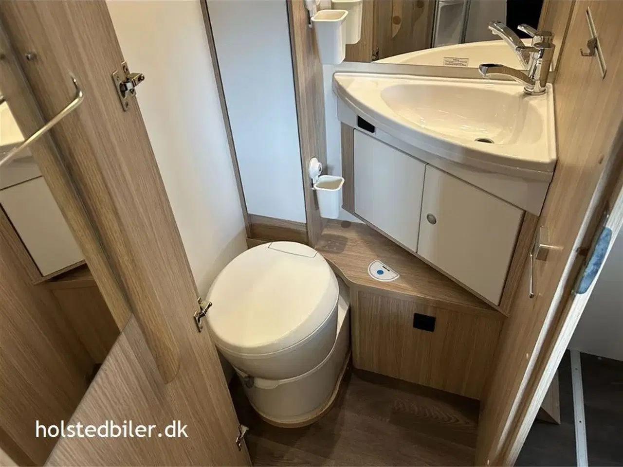 Billede 18 - 2020 - SunLight T 69 L Aut.   Quennsbed - Km 26000 - 9 trins automatgear.