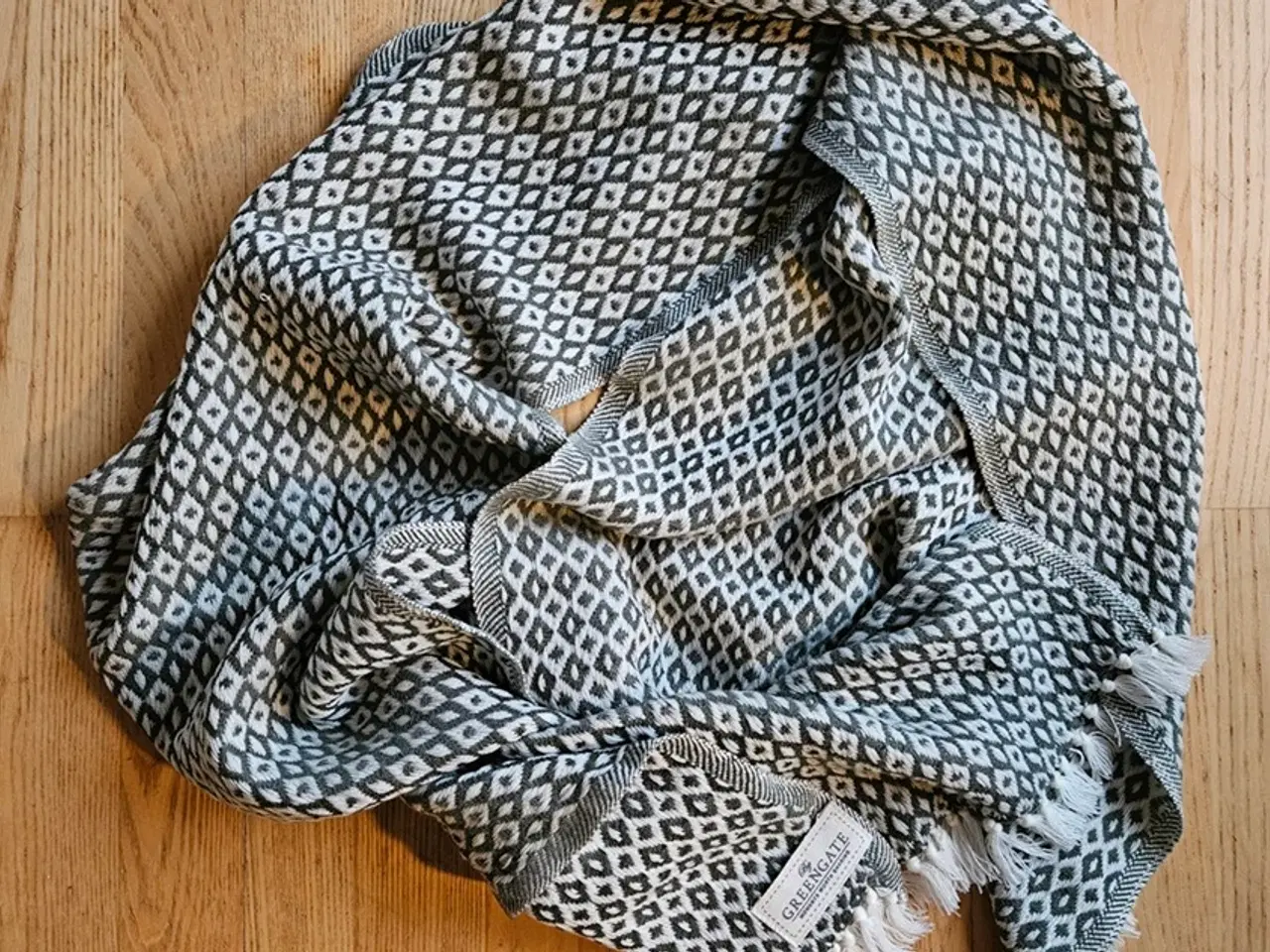 Billede 2 - Tørklæde / sjal fra Greengate