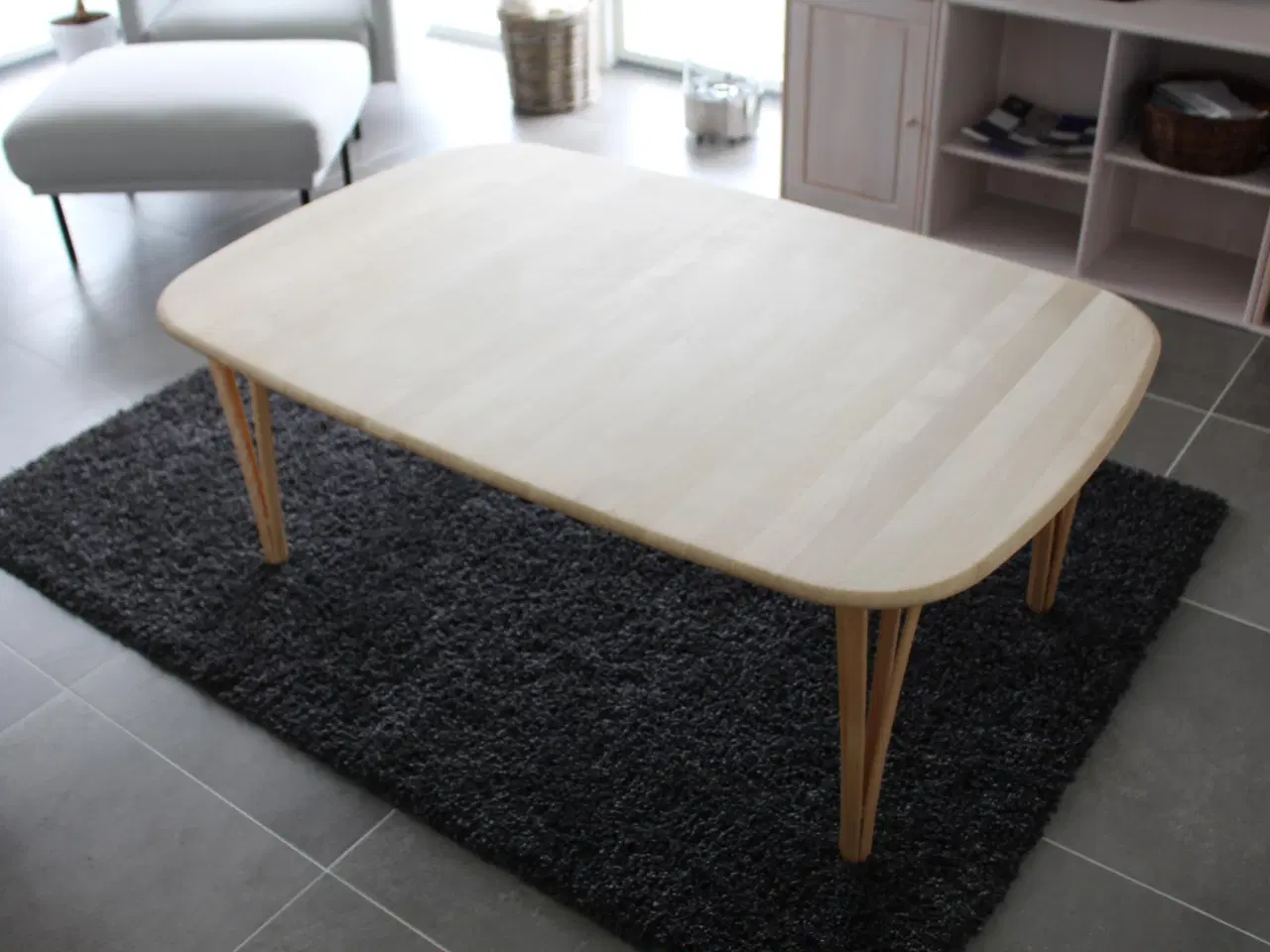 Billede 3 - Elegant sofabord, sæbebehandlet bøg