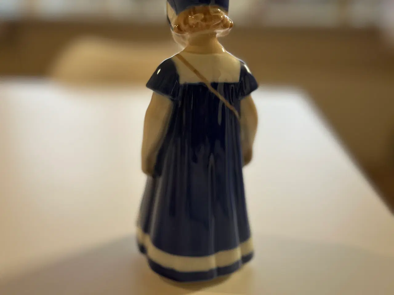 Billede 2 - Else med blå kjole