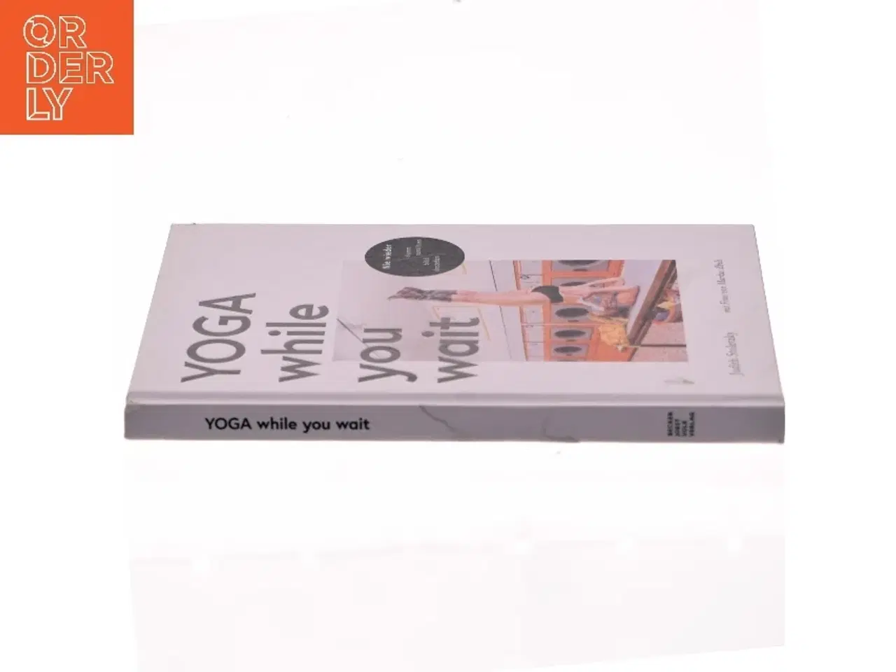 Billede 2 - YOGA while you wait Bog