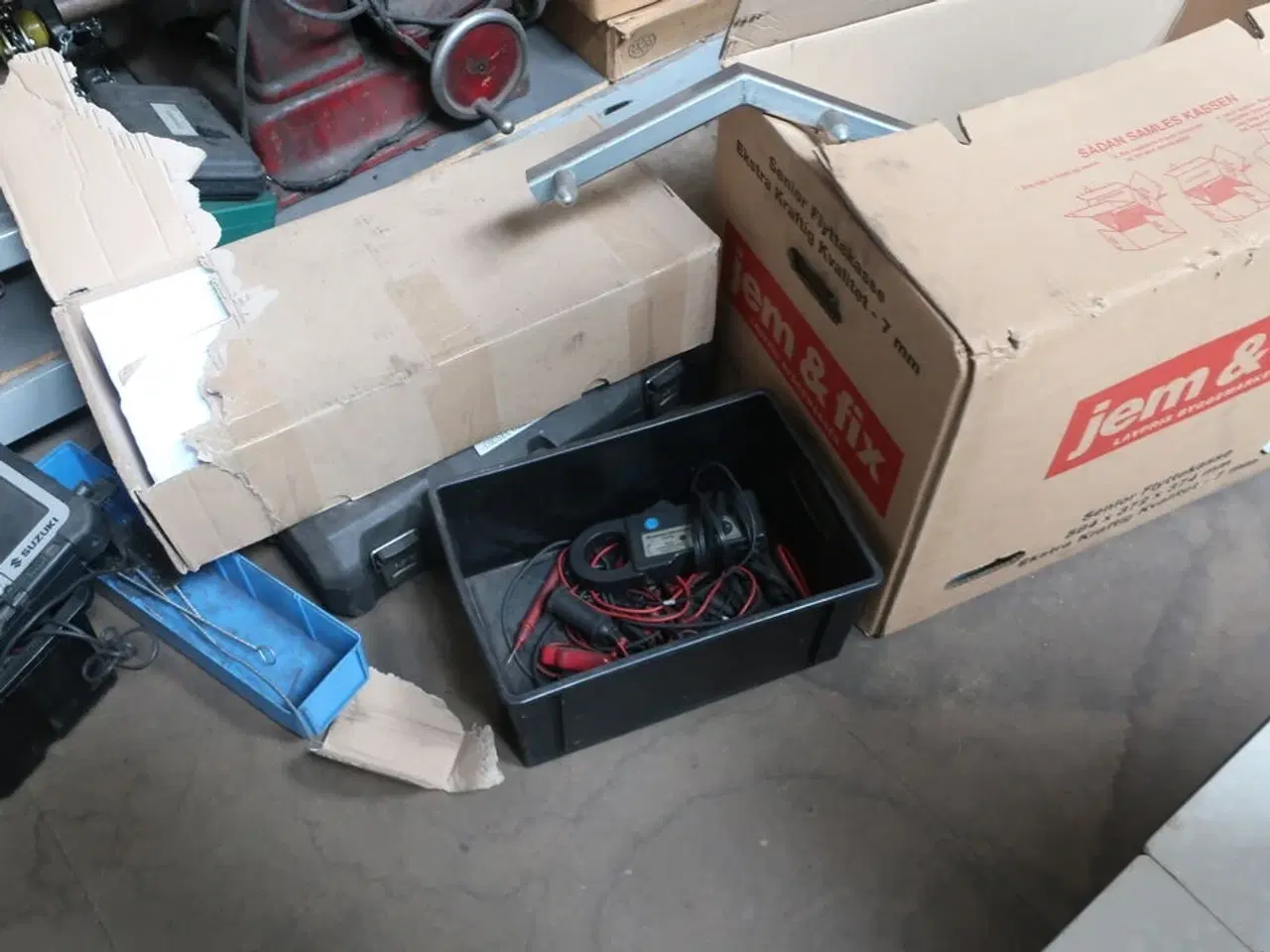 Billede 21 - Diverse forbrugsmaterialer, værktøj, biludstyr m.v.