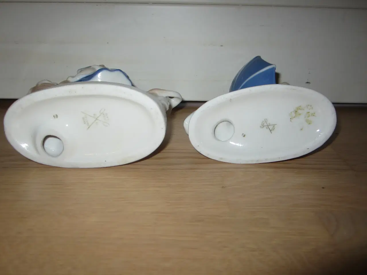 Billede 9 - 2 skønne tyske figurer med saksen pr stk 50kr