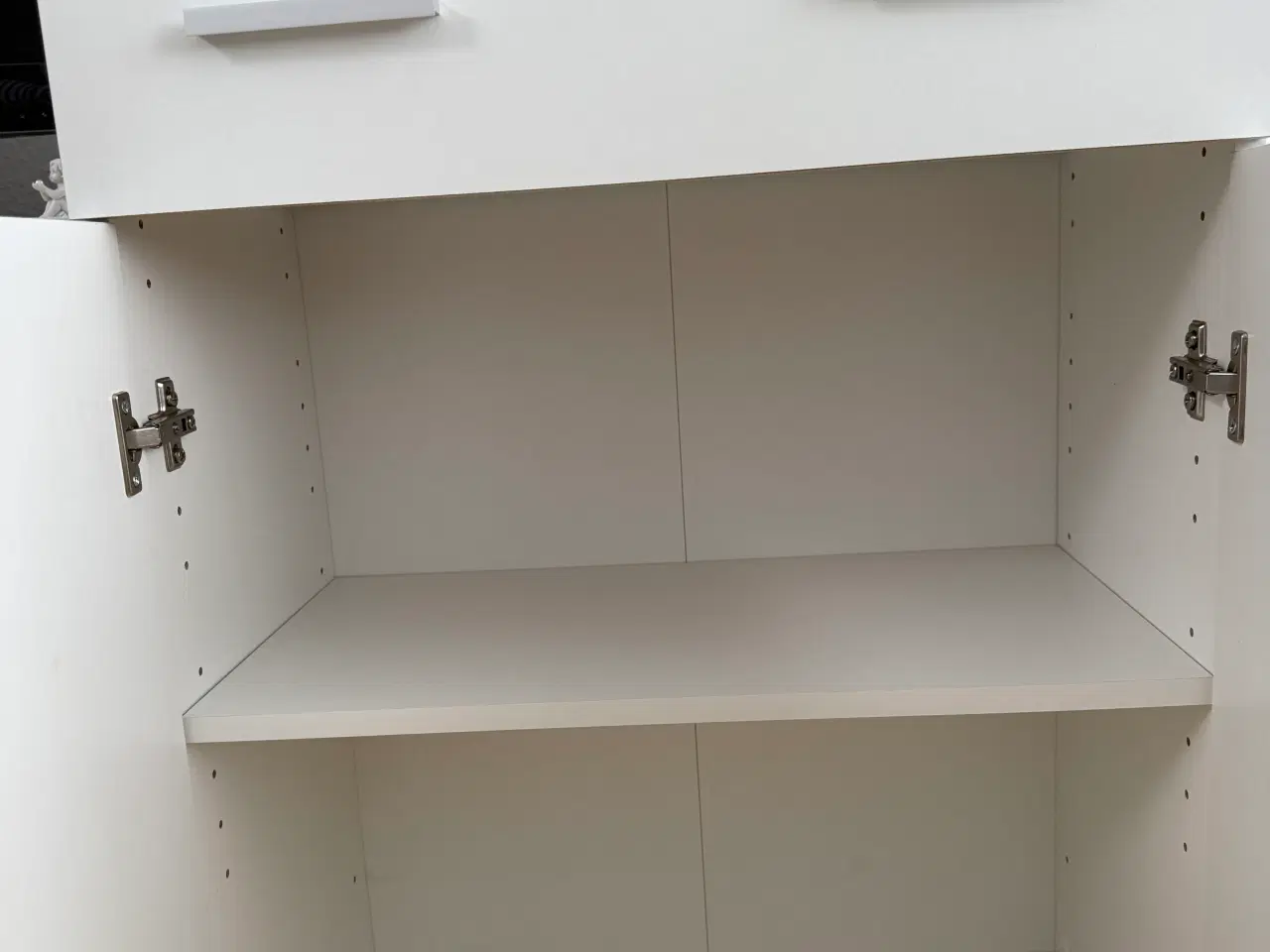 Billede 3 - Smart lille kommode med skab