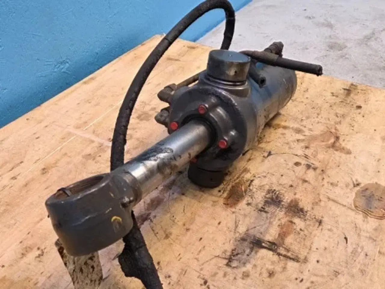 Billede 12 - New Holland LB115B Cylinder 87315529