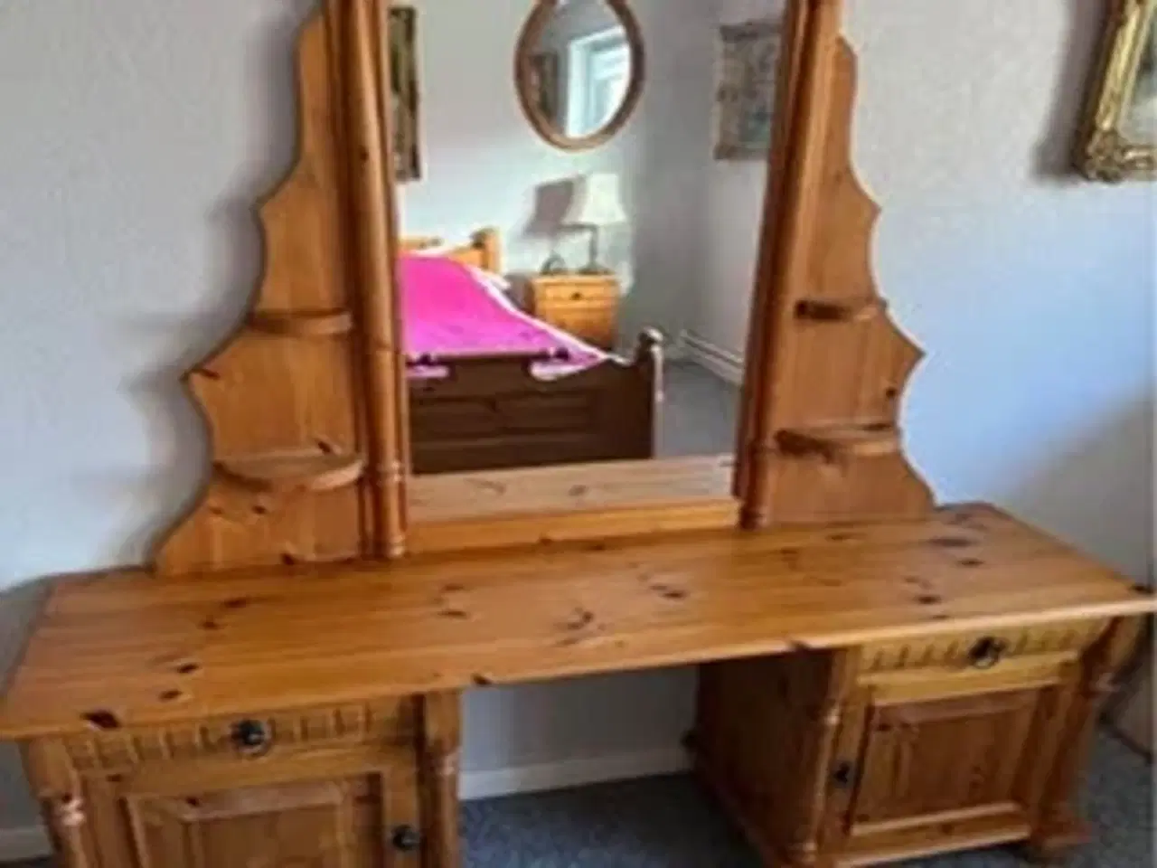 Billede 2 - Massivt fyrretræs toiletmøbel