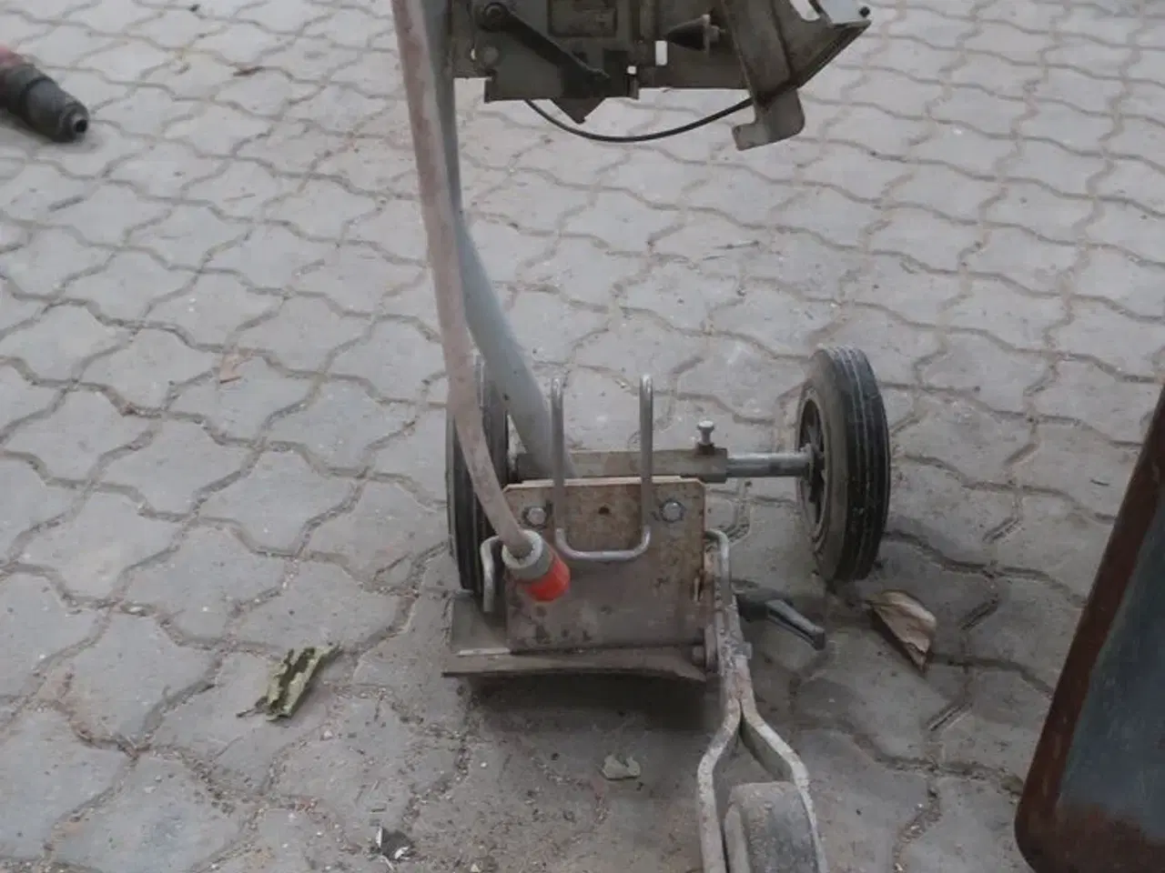 Billede 4 - Trillebør og vandsprøjte