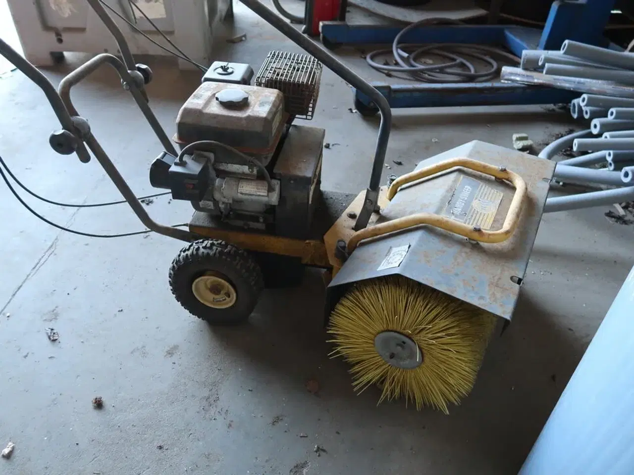 Billede 4 - Fejemaskine