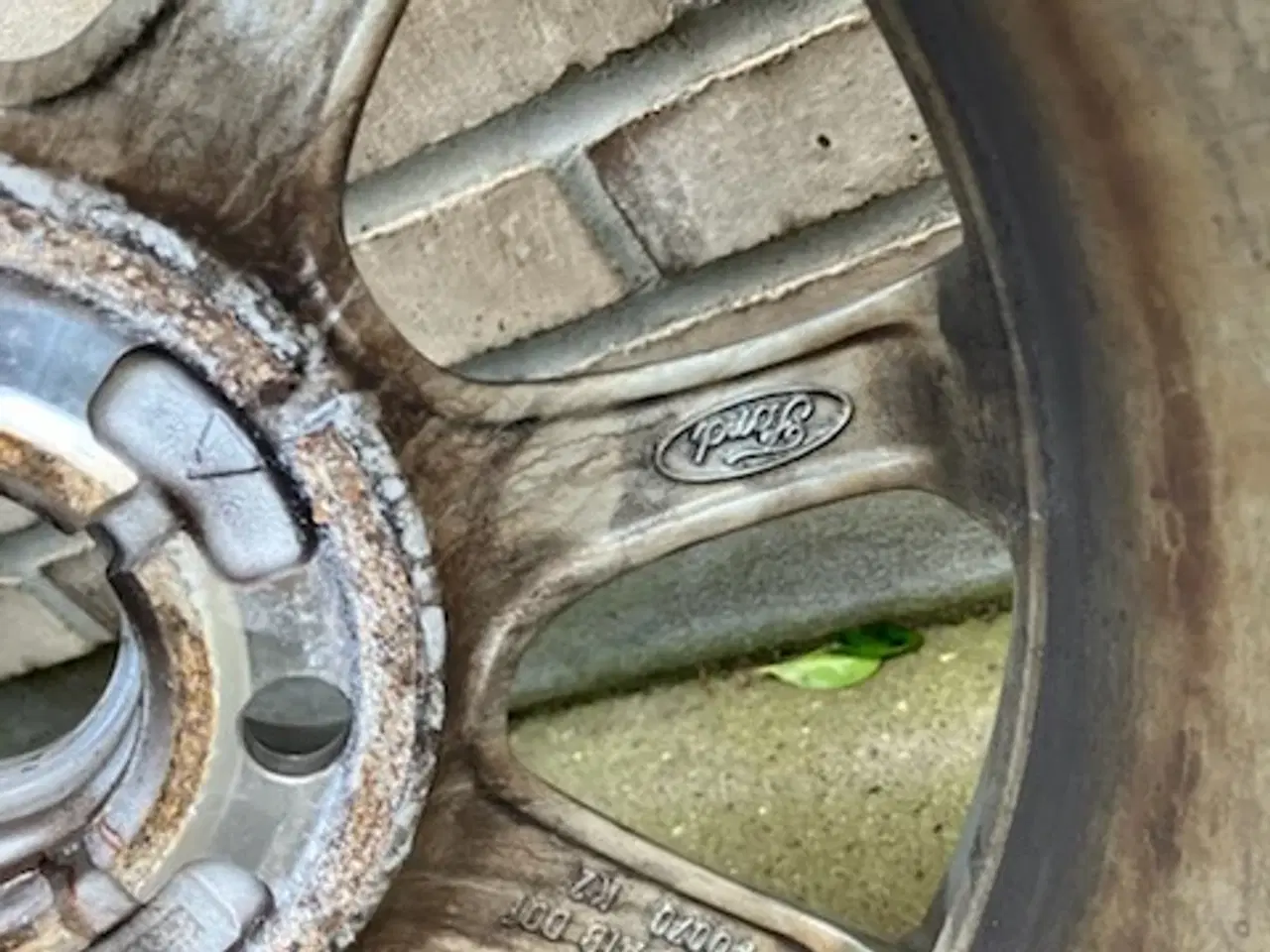 Billede 4 - Orignale Ford Fiesta Alu 196/60R15 m vinterdæk