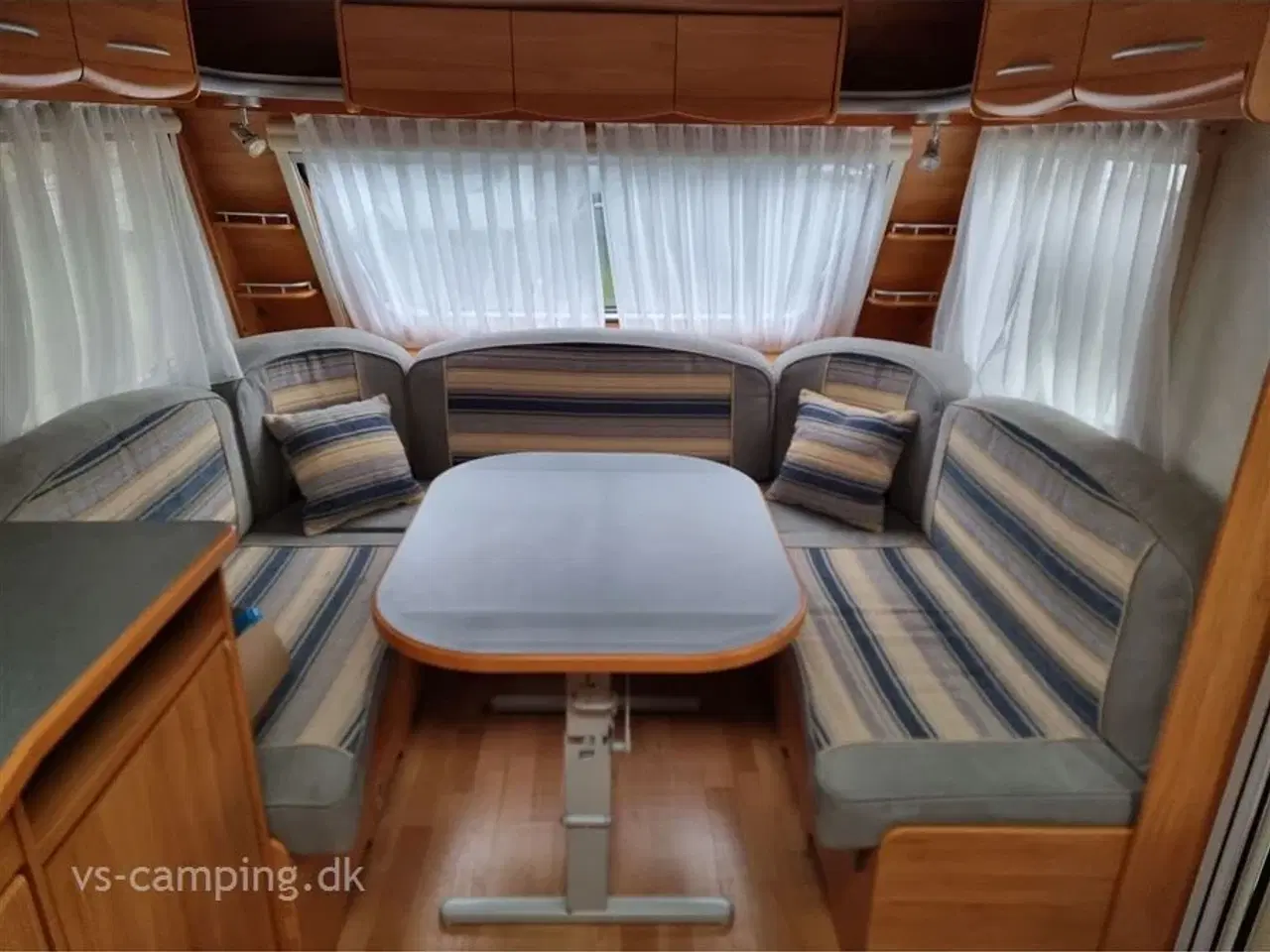 Billede 4 - 2007 - Adria Adora 562 UP CAMPINGVOGN MED MASSER AF KØKKENBORDS- & SKABSPLADS