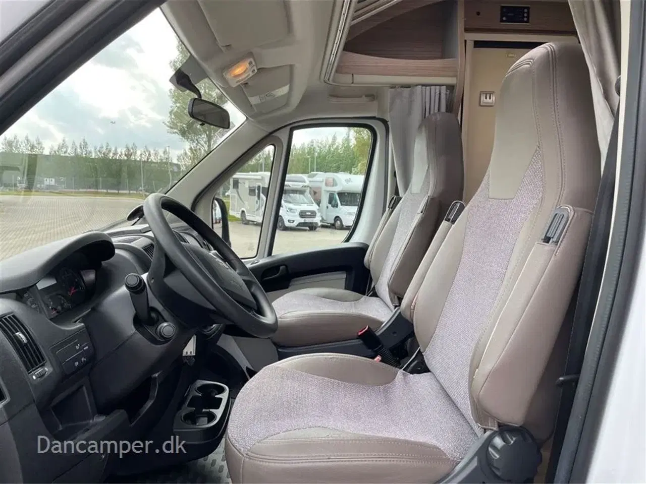 Billede 7 - 2018 - Carado T 135   Pæn og velholdt camper. Fransk seng, solceller.