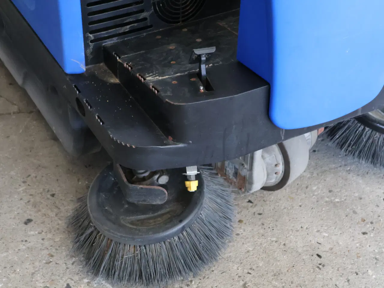 Billede 4 - Nilfisk floortec R870 fejemaskine