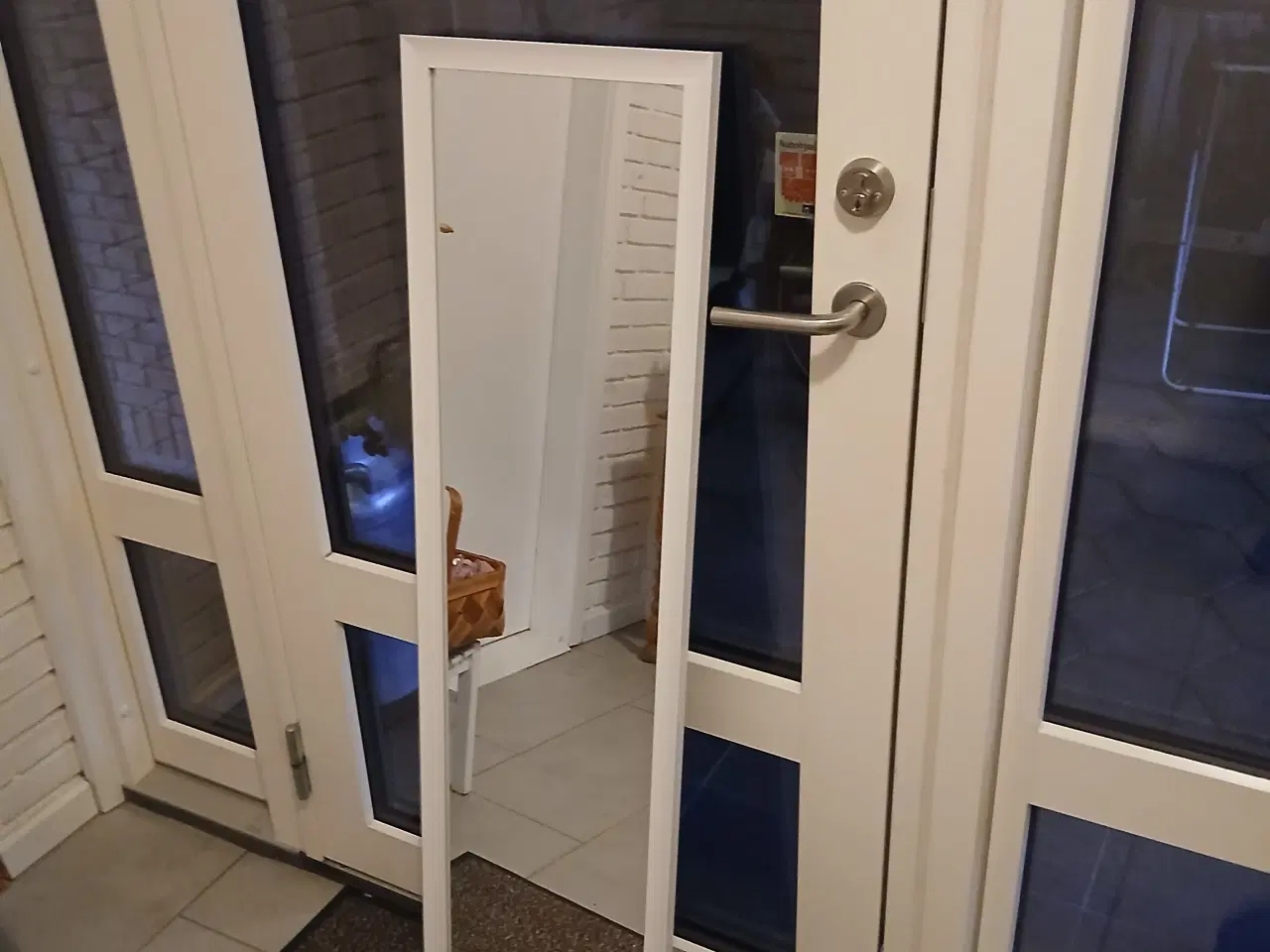 Billede 1 - Spejl med hvid ramme