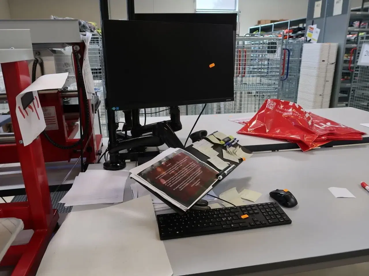 Billede 1 - Computerskærm LENOVO, tastatur, håndscanner, computer LENOVO