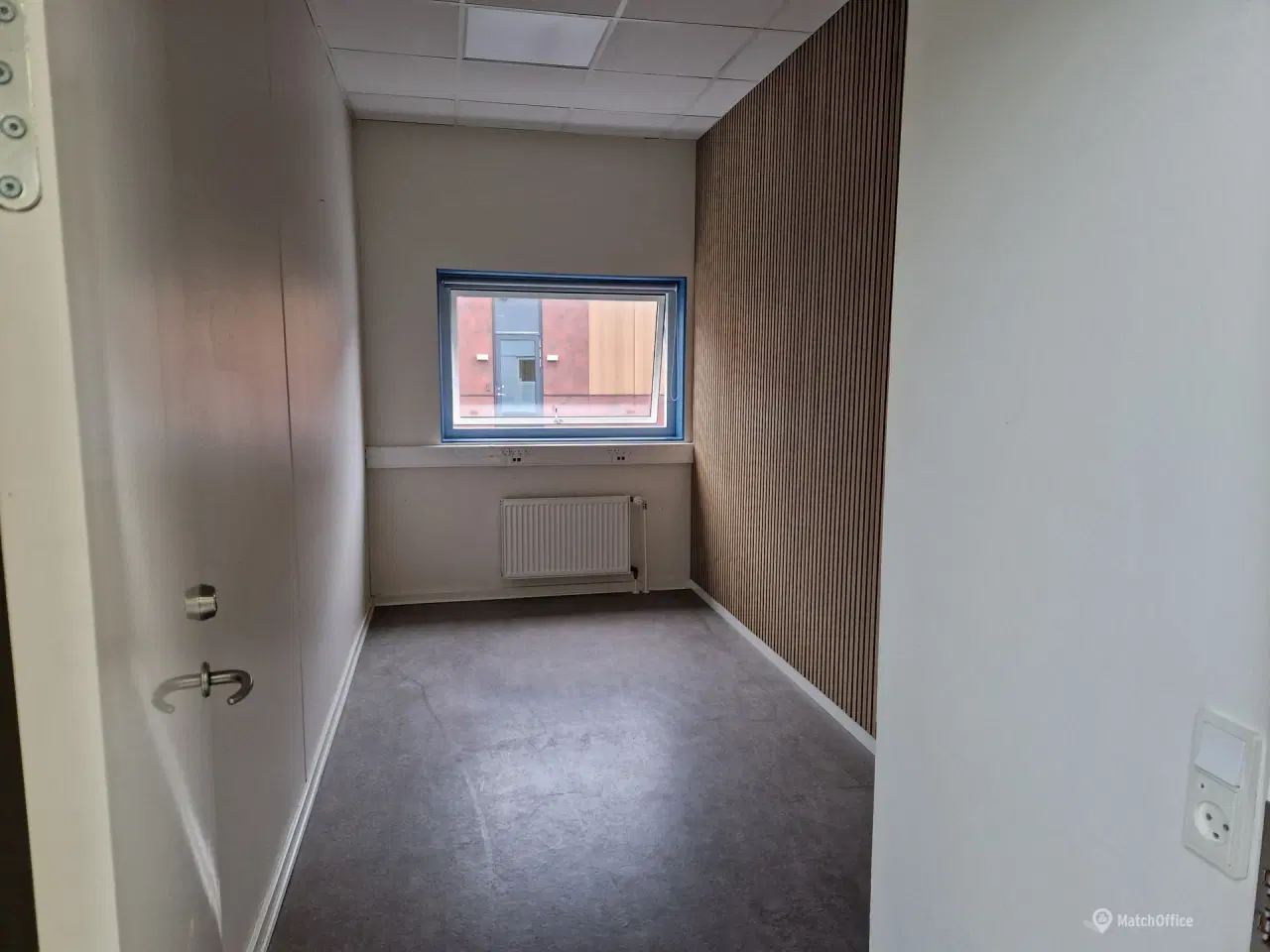 Billede 6 - Synligt beliggende butik/showroom med moderne faciliteter og fri parkering