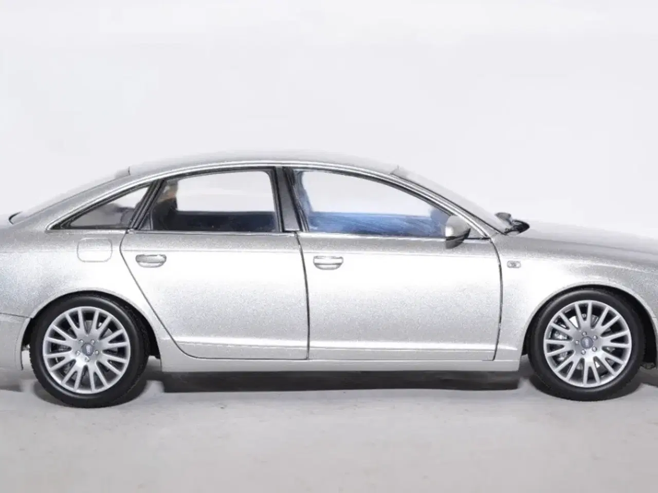 Billede 7 - 1:18 Audi 6 C6 3.2 V6 2006