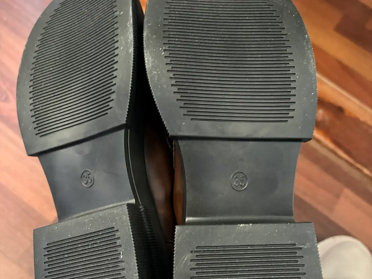 Billede 2 - I fin stand 