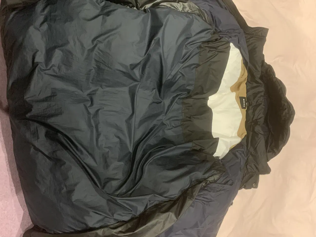 Billede 2 - Lang Hugo boss vinterjakke 3000kr