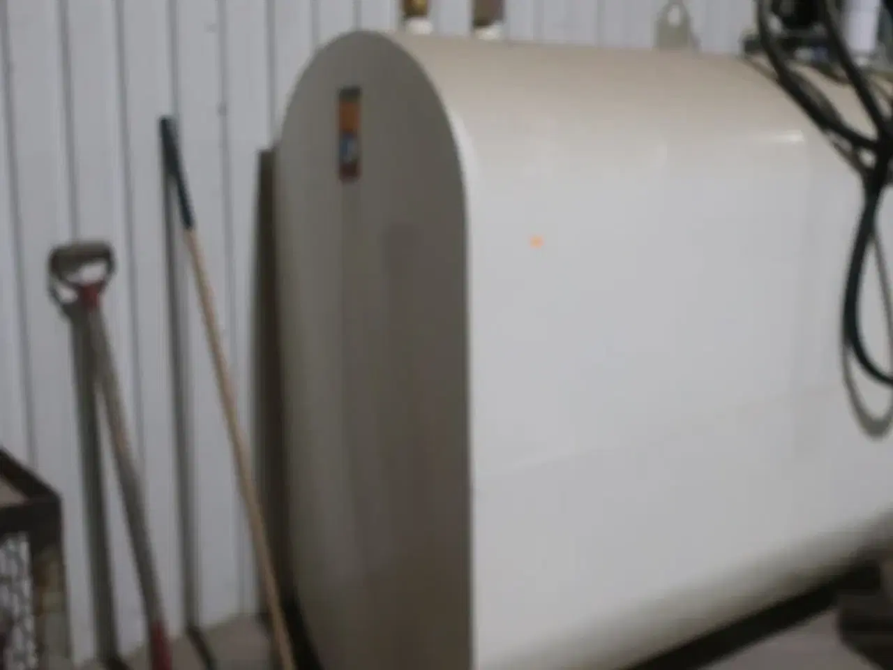 Billede 2 - Tank med pumpesystem