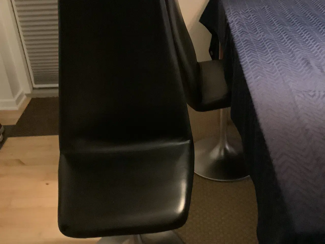 Billede 5 - VIGGEN Spisbordsstole/ konferencestole.