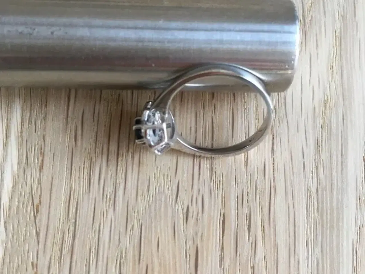 Billede 10 - Hvidguld ring med safir