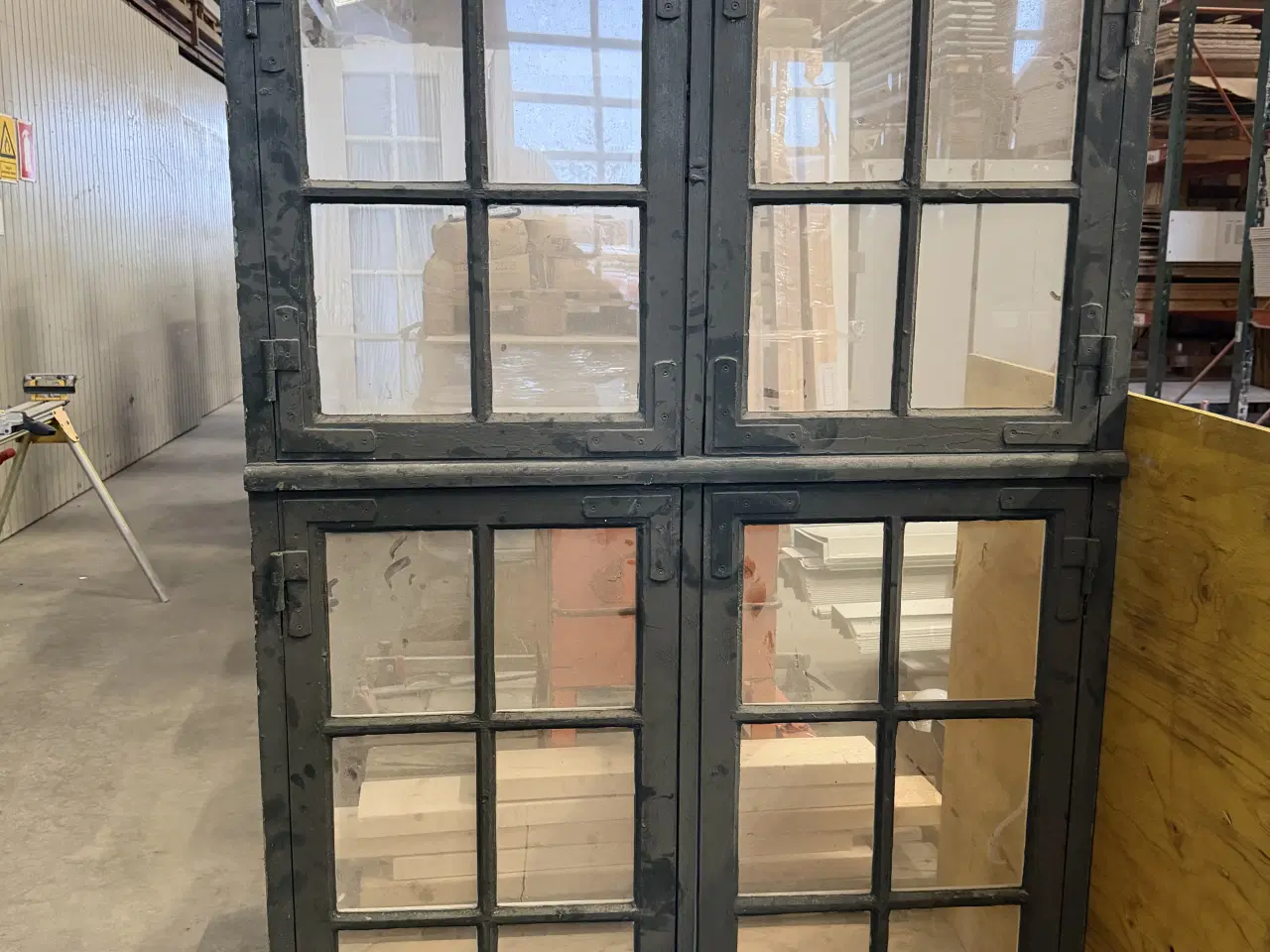 Billede 2 - Sprossede vinduesparti i portrætbog/hvid