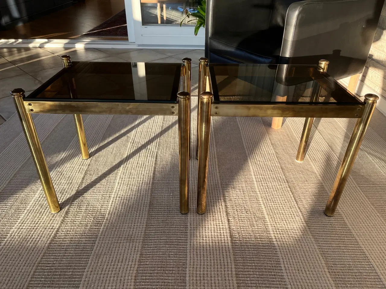 Billede 3 - Lædersofa, stol og små borde - sælges hver for sig