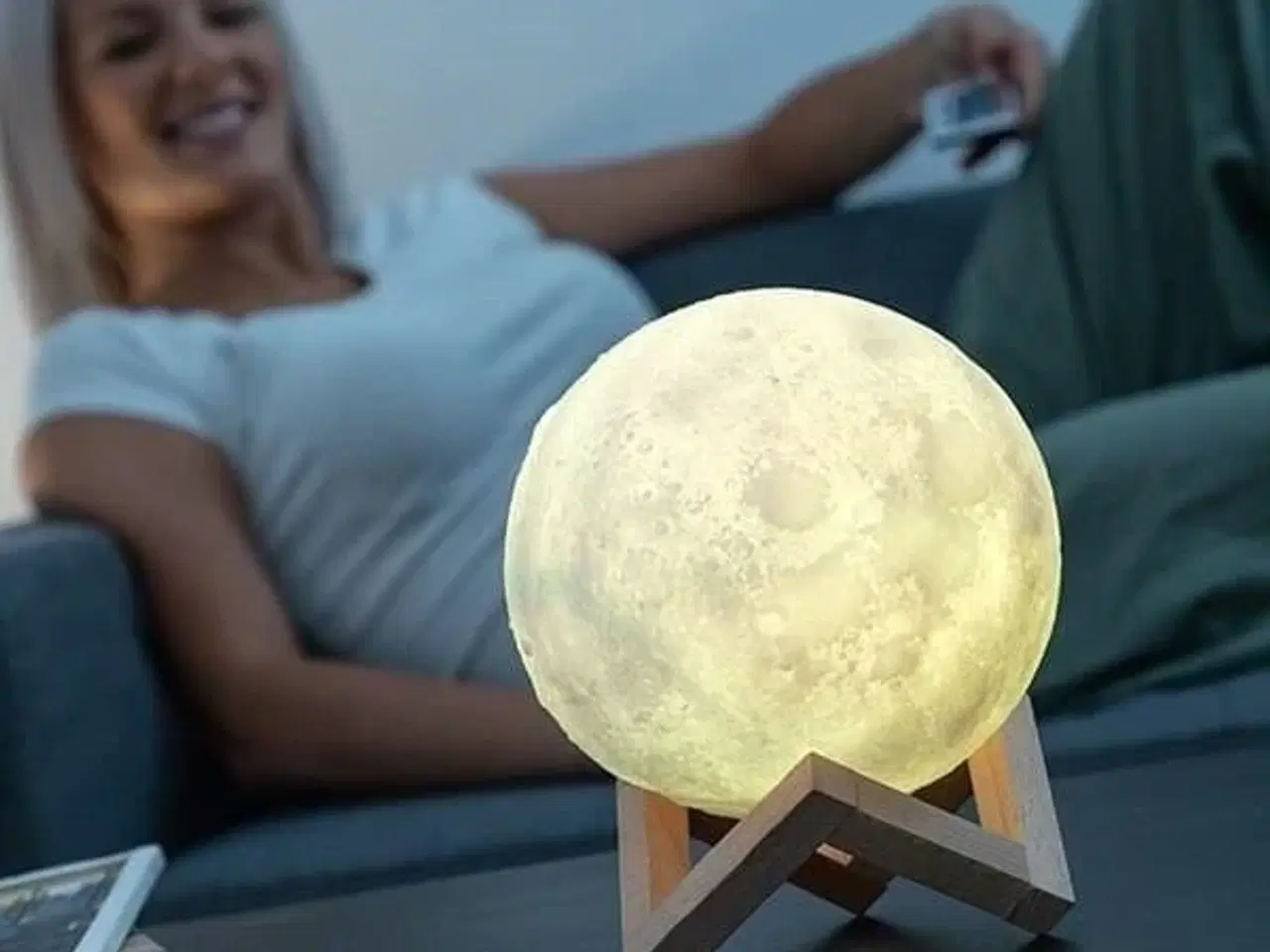 Billede 1 - Genopladelige LED-Lampe Måne Moondy InnovaGoods