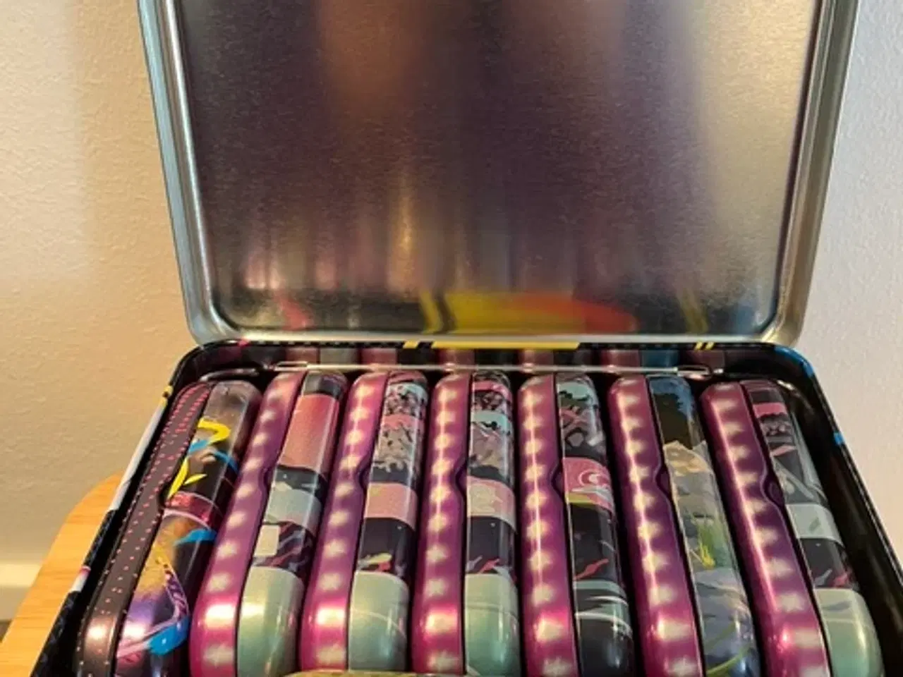 Billede 2 - Pokémon samlerkuffert + 8 flotte mini-tins (tomme)