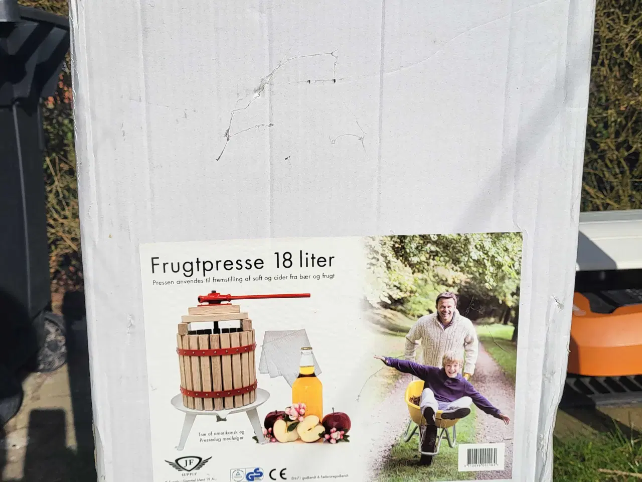 Billede 4 - Frugtpresser 18L med kværn.