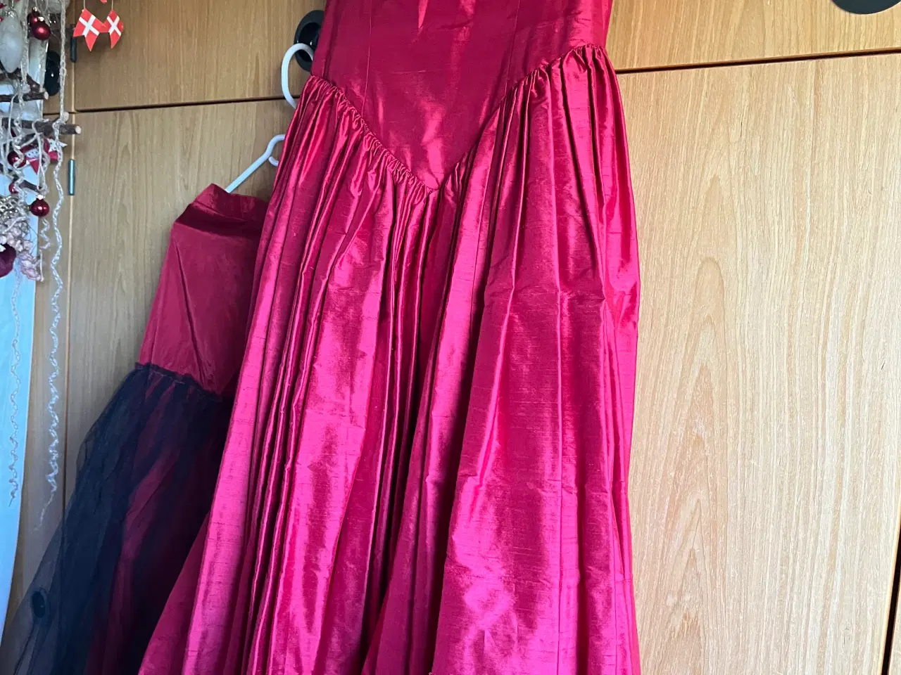 Billede 4 - Halloween tornerose kjole