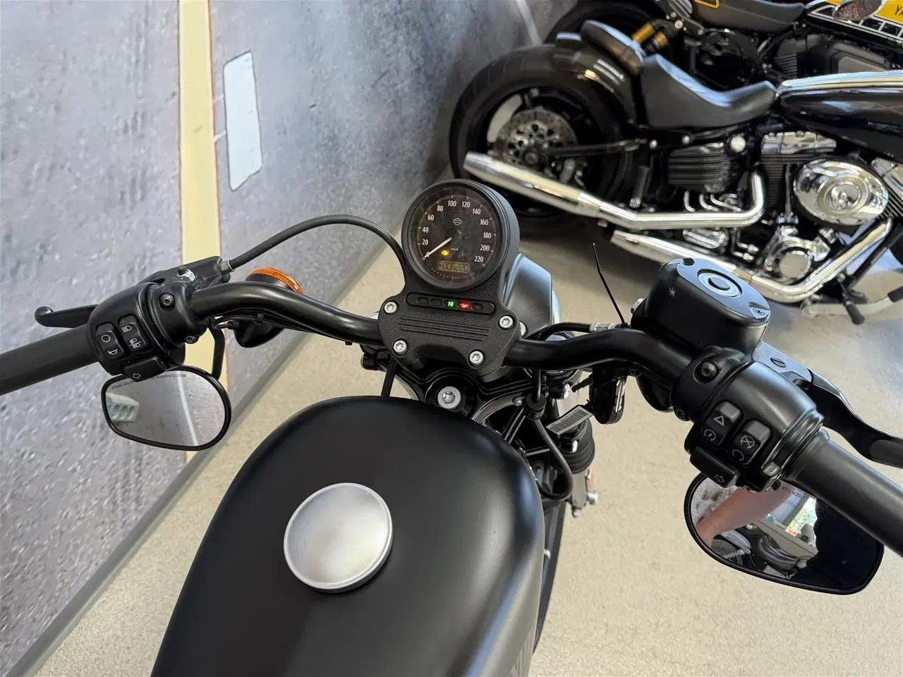 Billede 4 - Harley-Davidson XL 883 N Iron