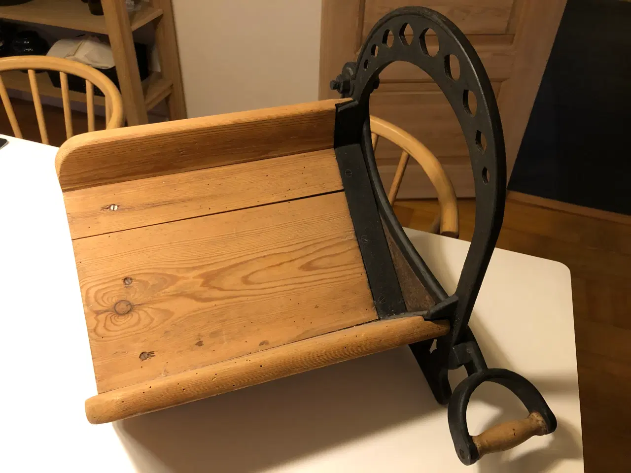 Billede 1 - Flot retro brødskærer i stor størrelse