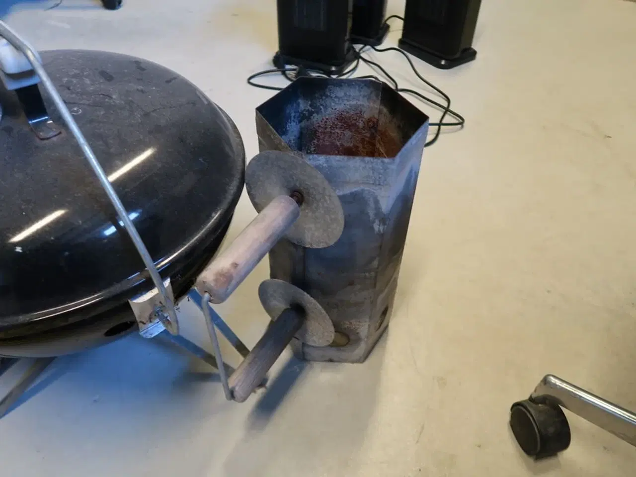 Billede 2 - Grill + starter & kul